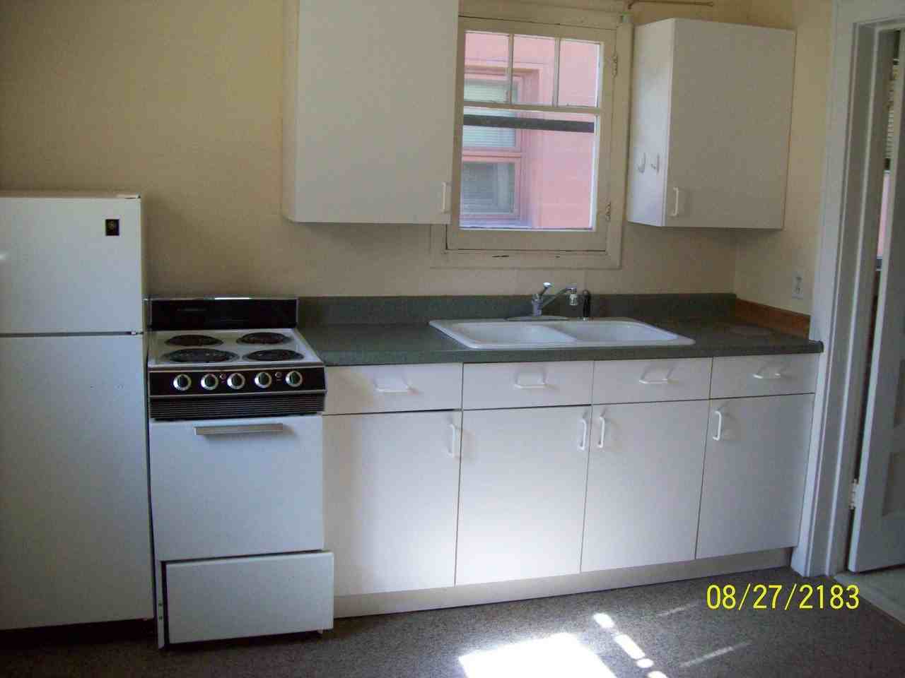 173 3rd Ave Wn - Photo 3 of 3