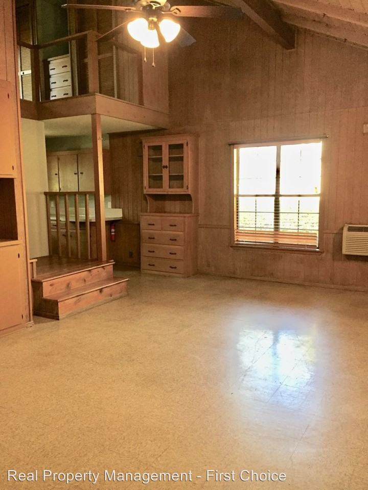 214 E Cleburn Street - Photo 2 of 13
