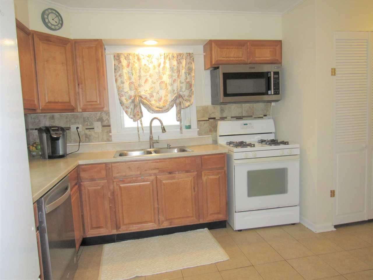 311 S Pierce Ave - Photo 3 of 11