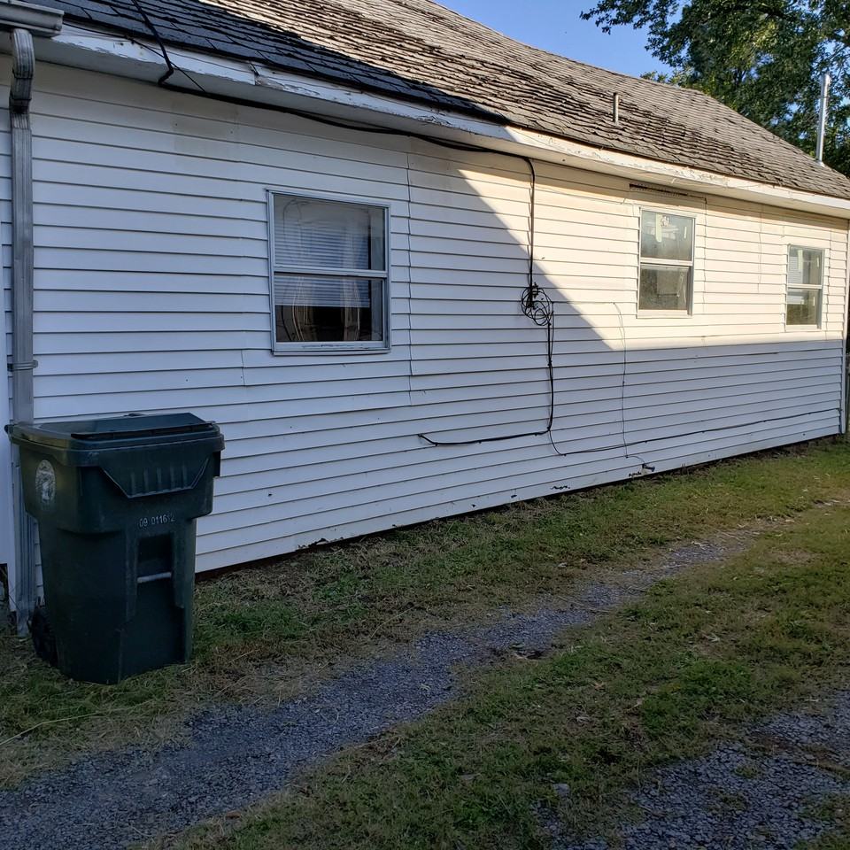 2437 Denver St - Photo 3 of 15
