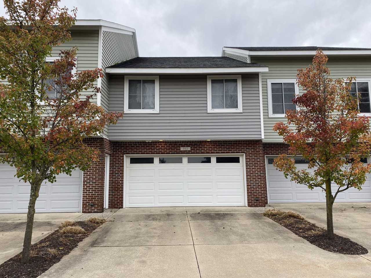 312 Northeast Xing - Photo 2 of 12