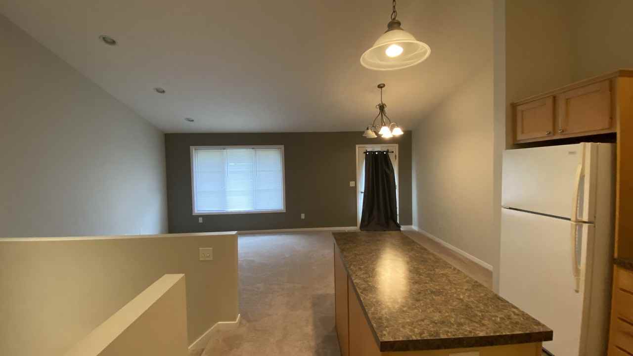 312 Northeast Xing - Photo 5 of 14