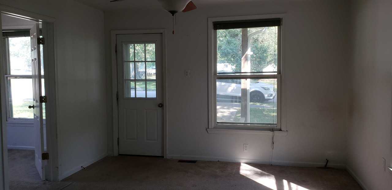 1025 N Adams St - Photo 3 of 11