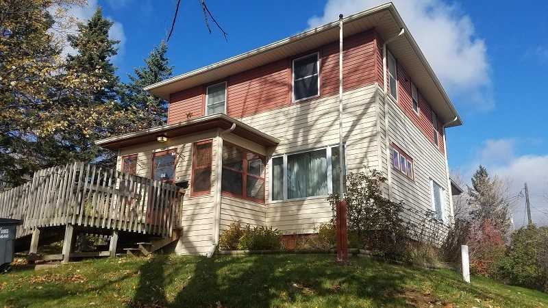 1112 N 8th Ave E - Photo 2 of 28