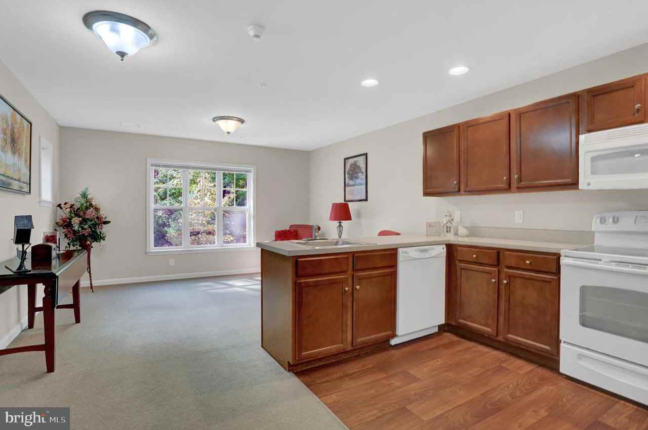 1 Stone House Ct Unit 101 - Photo 3 of 20