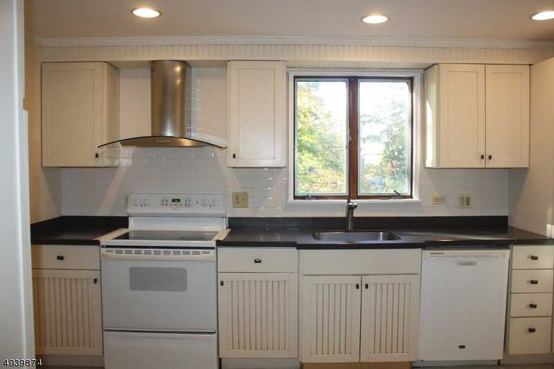 324 E Cedar St - Photo 2 of 7