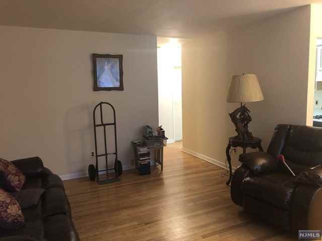 708 Washington Drive - Photo 2 of 10