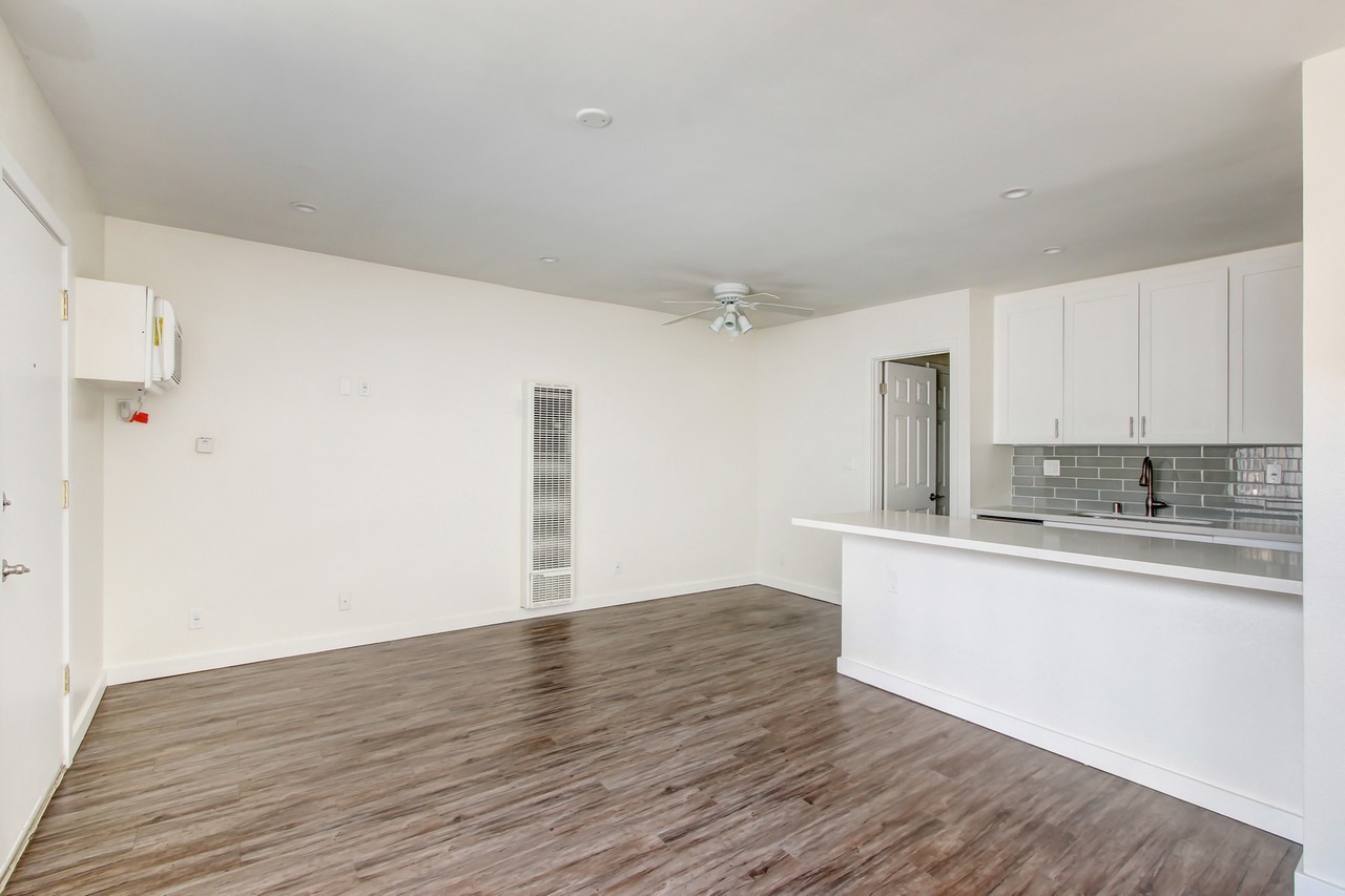 The Seville Apartments - Photo 3 of 28