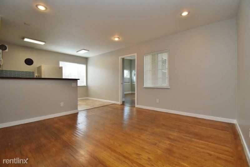 2216 Ashby Ave C - Photo 3 of 11