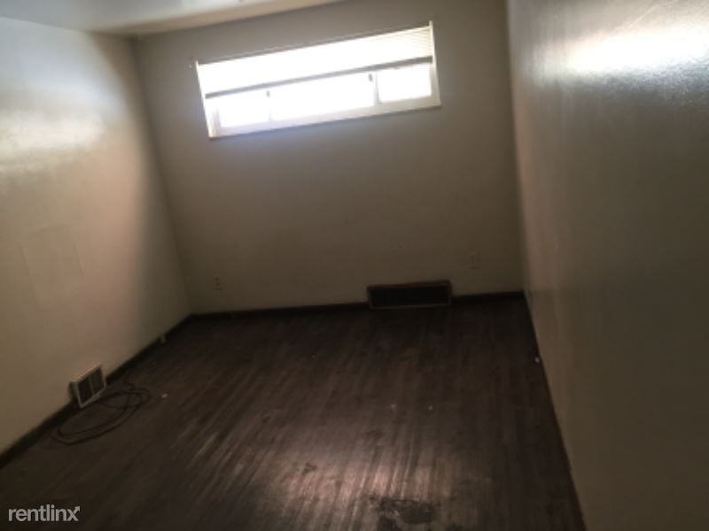 1146 Dohrman St 1 - Photo 2 of 3