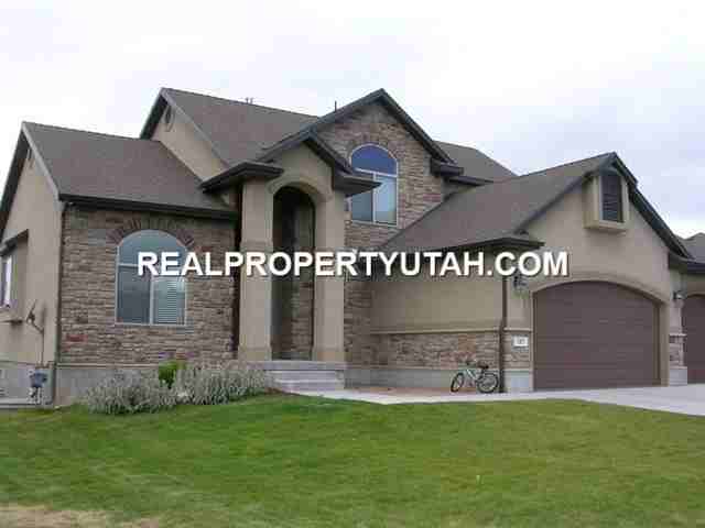 187 N 2975 W - Photo 2 of 17