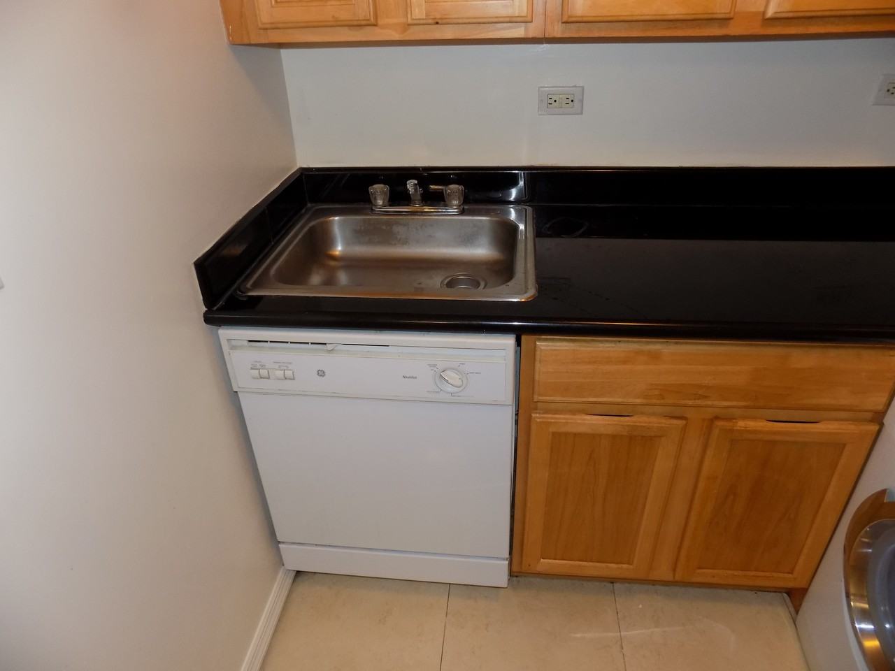 141-42 84th Road #2R - Photo 2 of 9