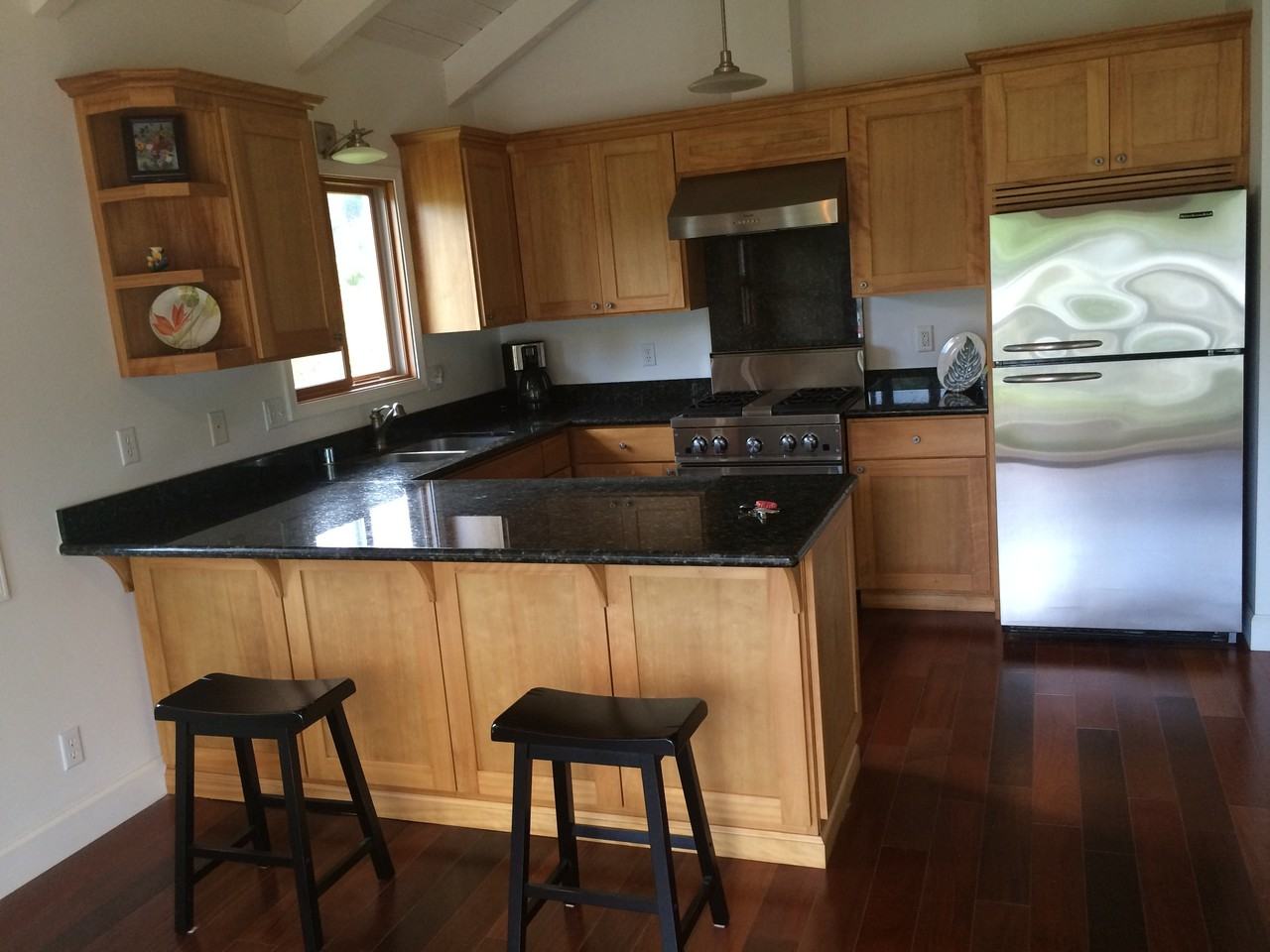 337 Hie St - Photo 2 of 7