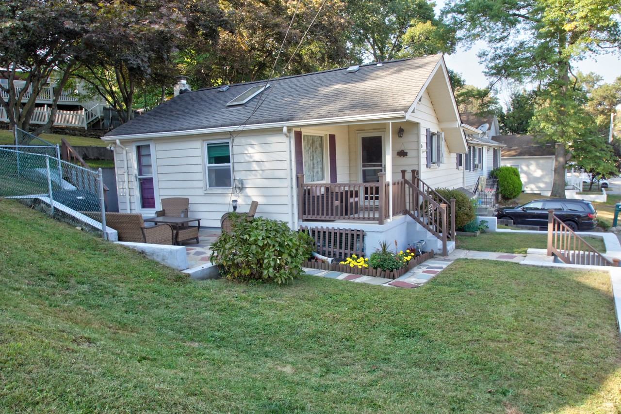 10 Decker Avenue - Photo 2 of 18