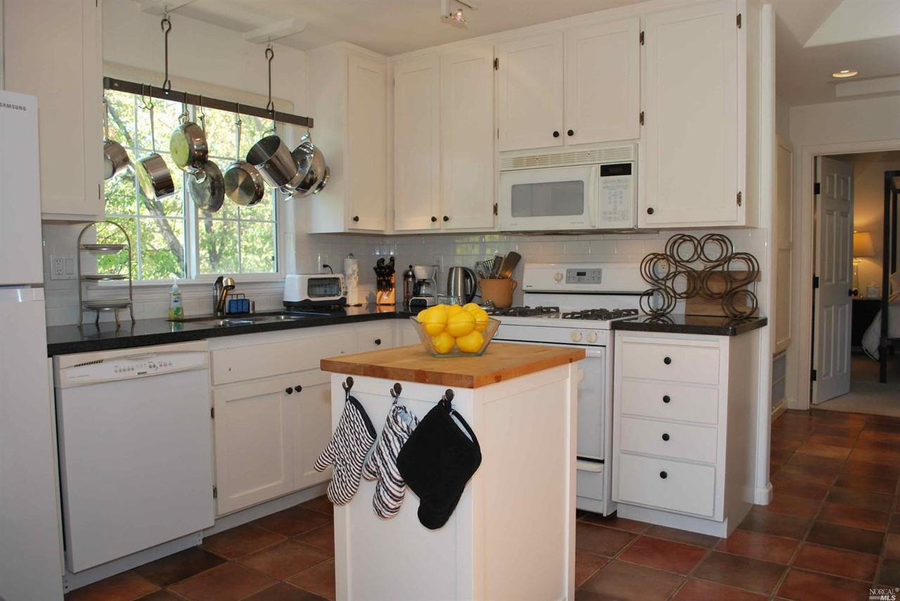 842 Hunt Avenue - Photo 3 of 15