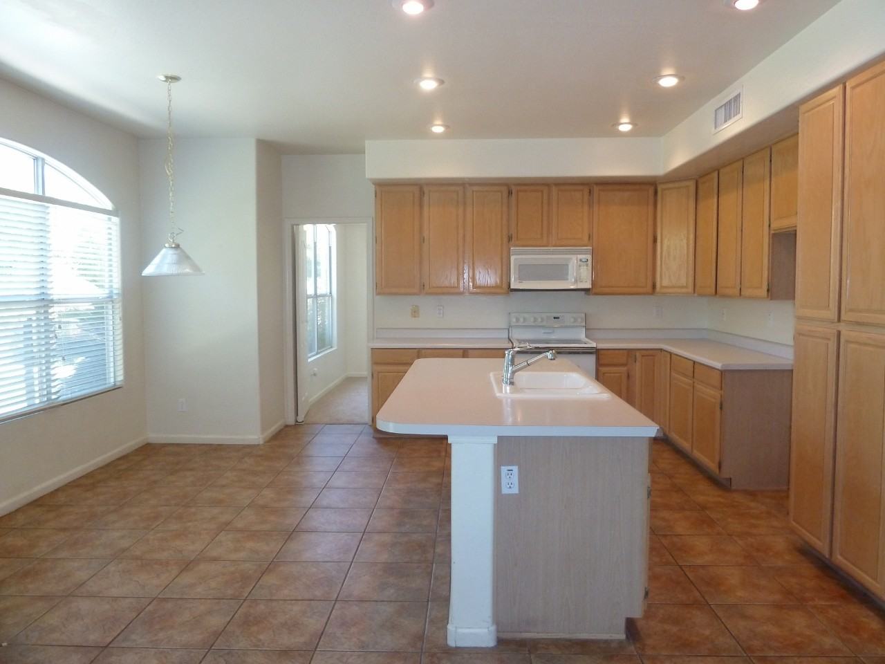 644 W Meseto Ave - Photo 3 of 15