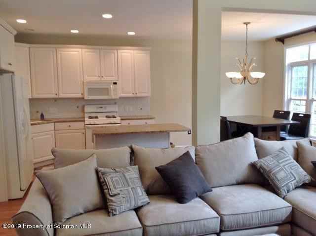 1303 Verne Close - Photo 3 of 11