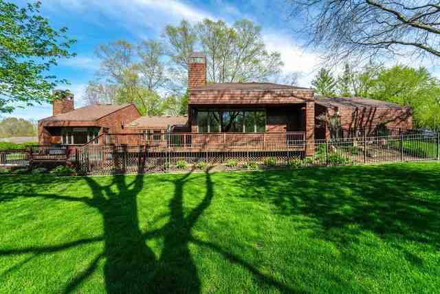 1886 Springview Dr - Photo 2 of 50