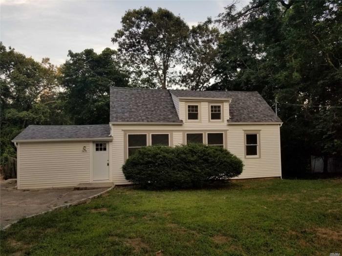 425 Landing Ave - Photo 3 of 50