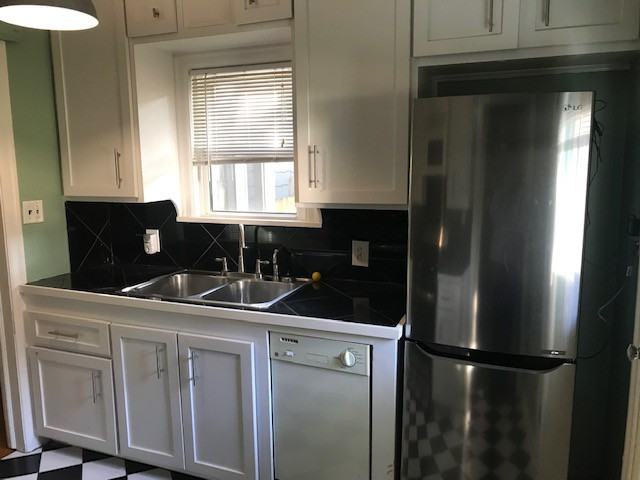 6656 Kenwood Ave - Photo 3 of 15