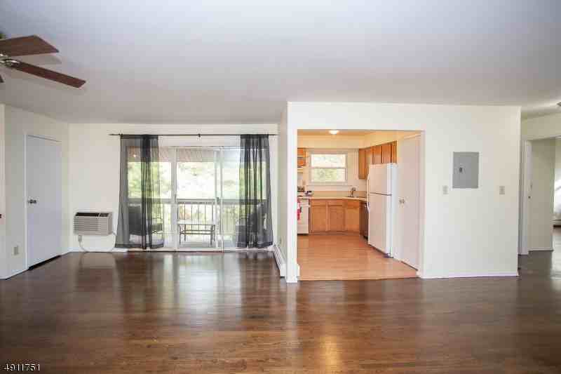 60 Deanna Dr Apt 160 - Photo 2 of 18