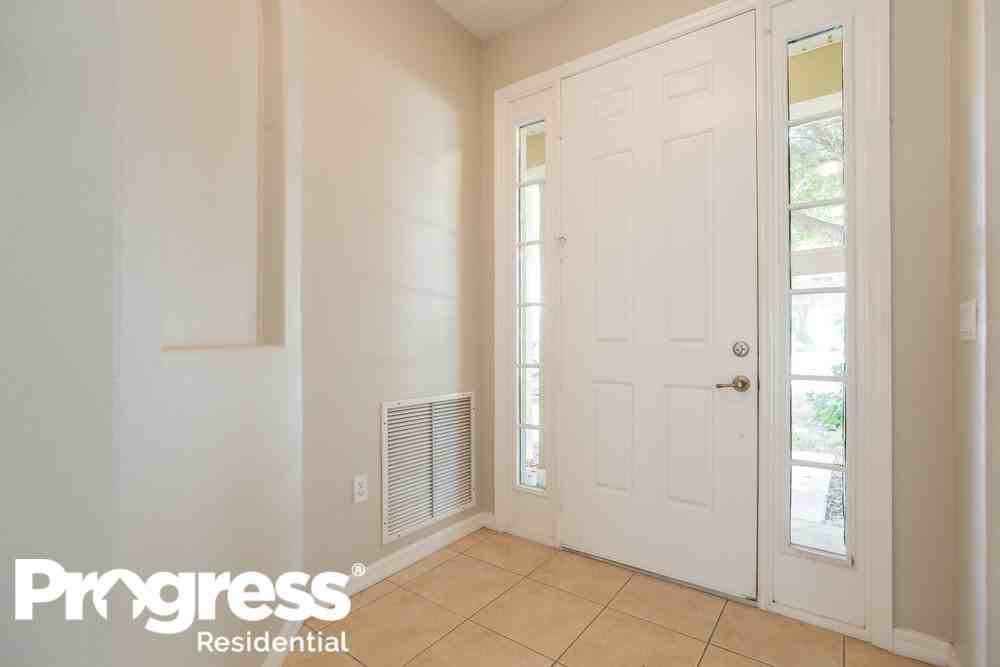 3113 Oak Brook Ln - Photo 3 of 21