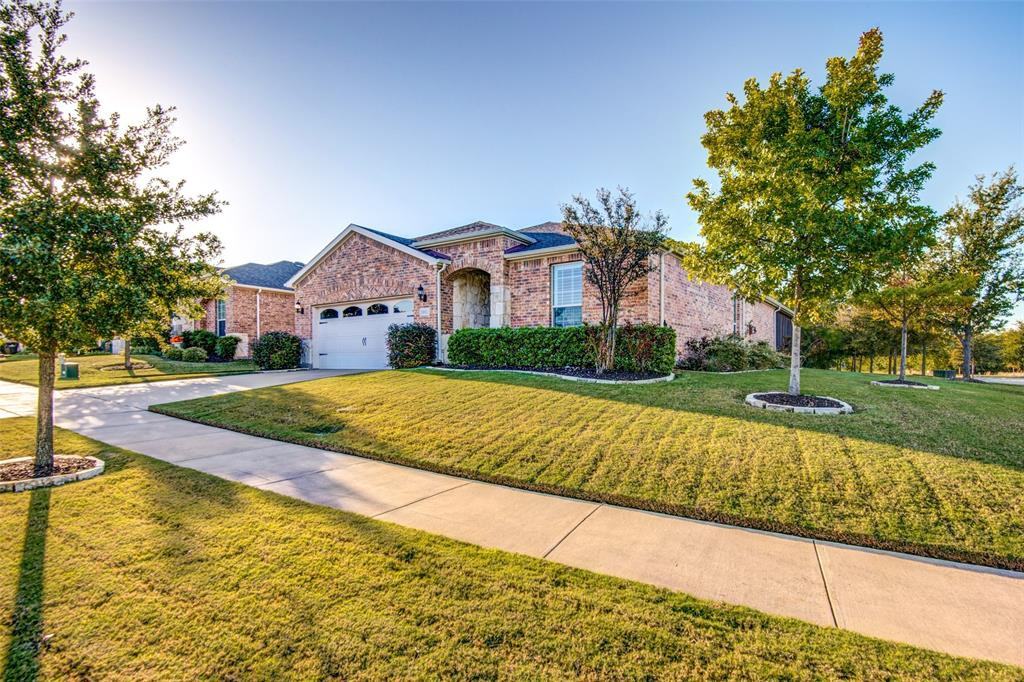 1953 Dexter Lane - Photo 3 of 36