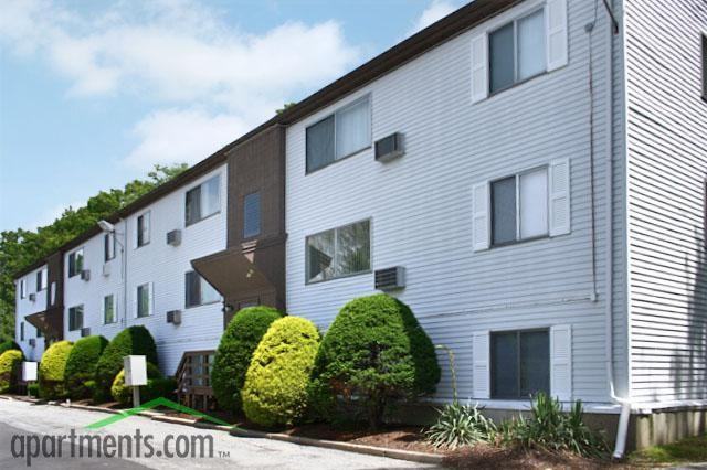 Northfield Manor - Photo 3 of 5