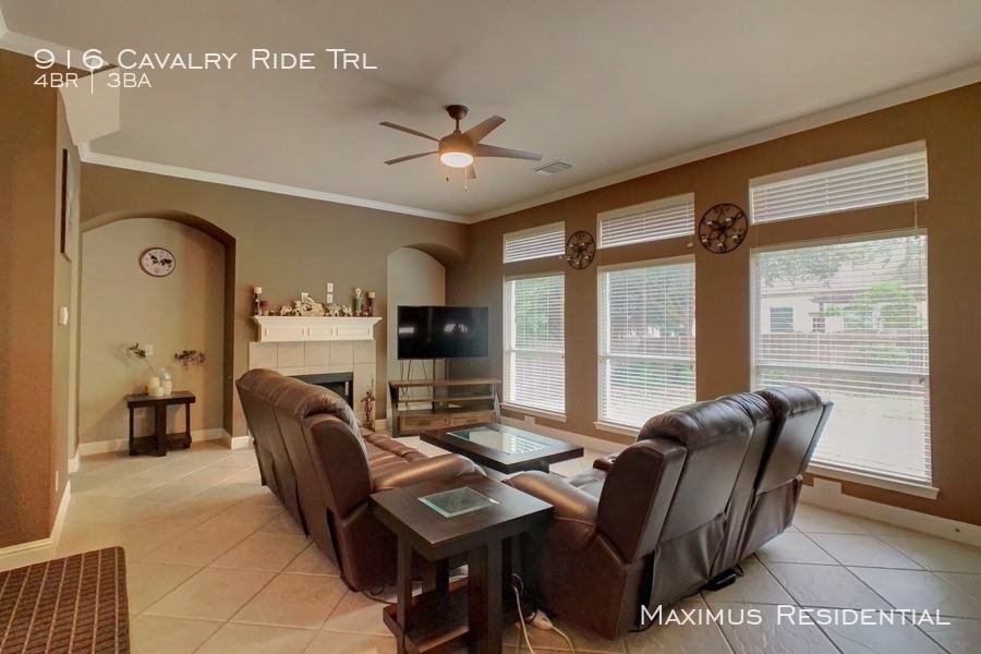 916 Cavalry Ride Trl - Photo 3 of 26