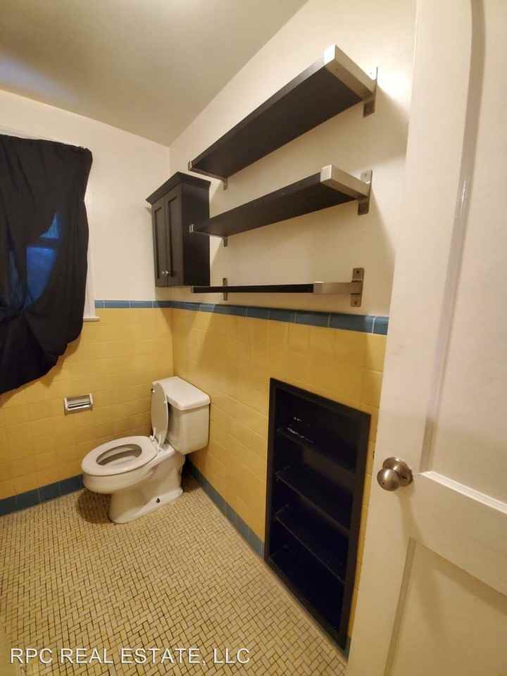 302 Cooper Ave - Photo 2 of 13