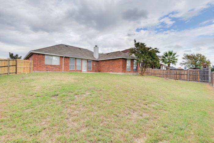 3112 Creekside Drive - Photo 2 of 10