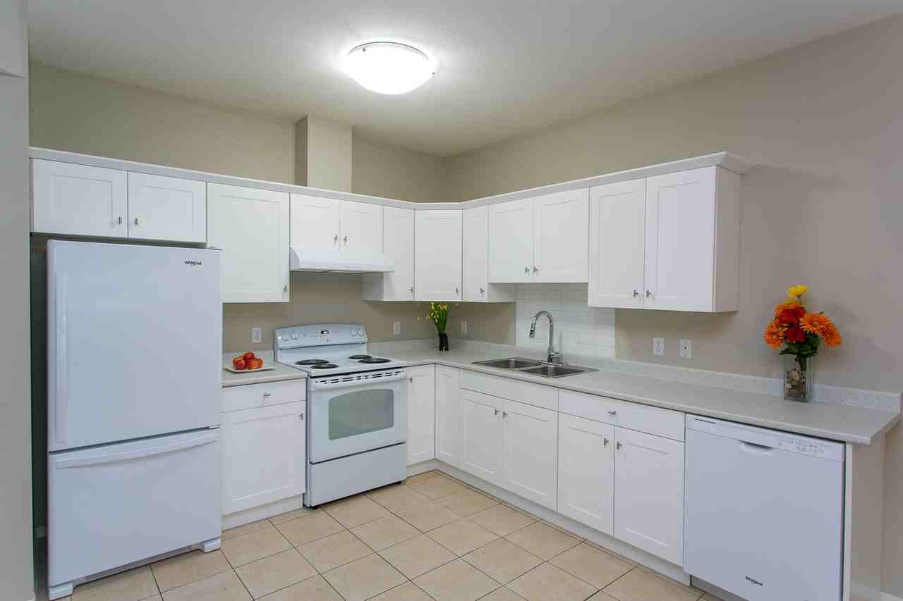 734 Patterson Avenue - Photo 2 of 16