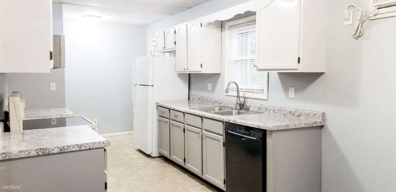 46131 S Lakeshore Dr - Photo 2 of 10