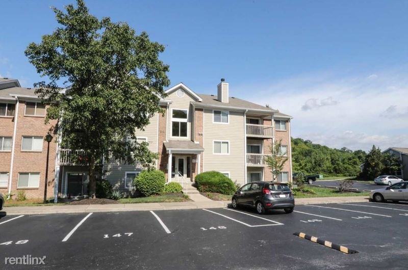 210 Willowbrook Ct 5 - Photo 3 of 12