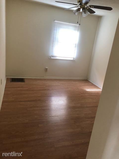 105 e Grove City Road - Photo 3 of 9