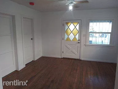 130 W Market St - Photo 3 of 8