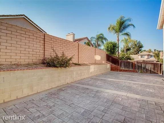 13852 Shady Knoll Ln - Photo 2 of 35