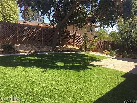 9540 Sophia Ave - Photo 3 of 20