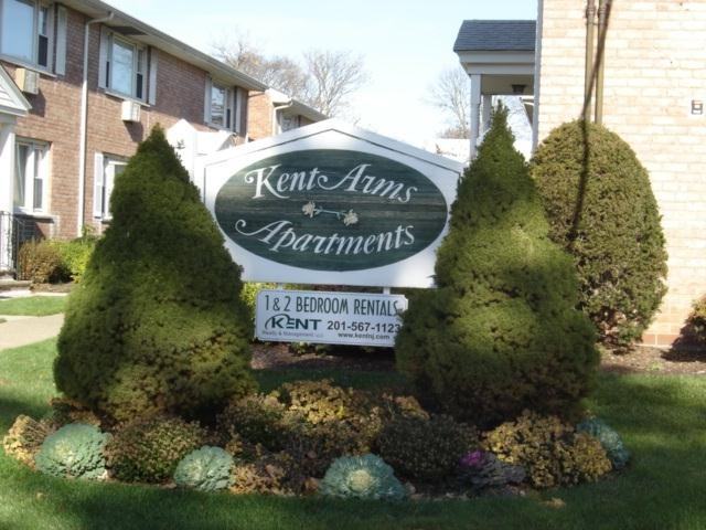 Kent Apartments of Dumont - Photo 3 of 5