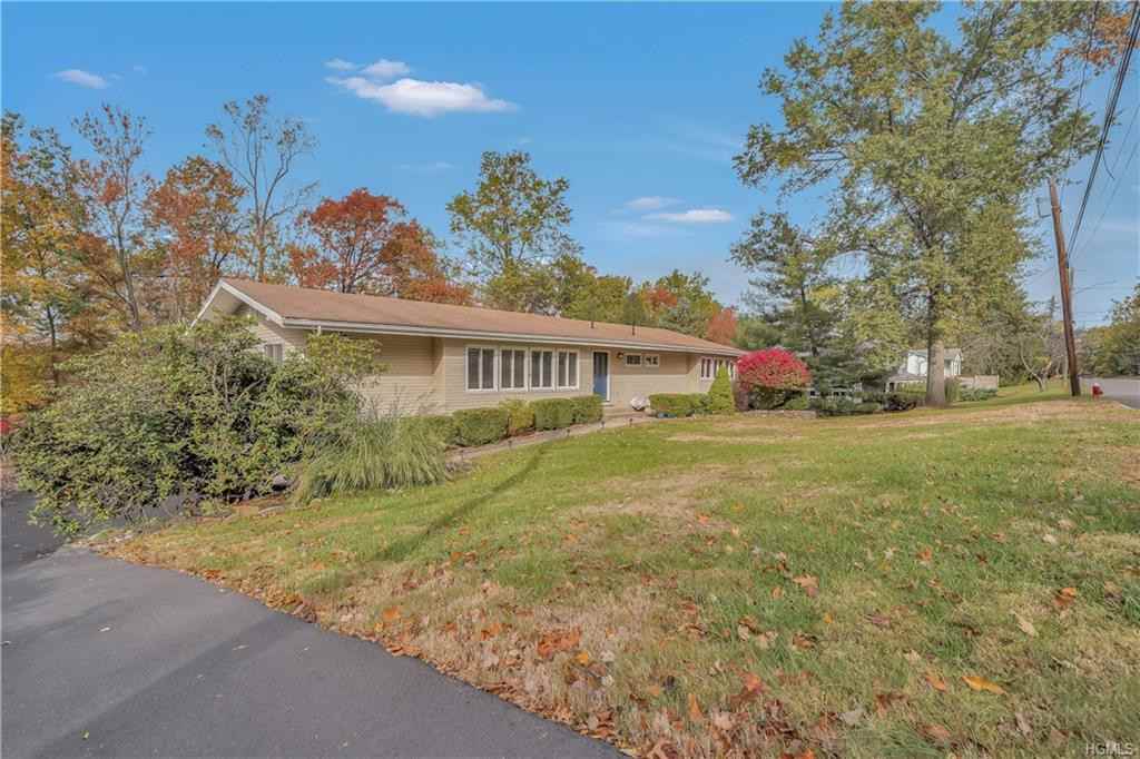 128 Waters Edge - Photo 2 of 36