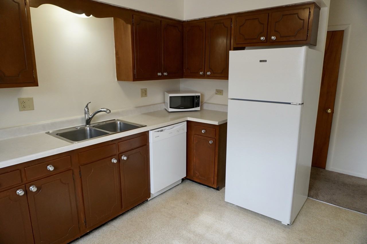 130 W Douglas Ave - Photo 3 of 9
