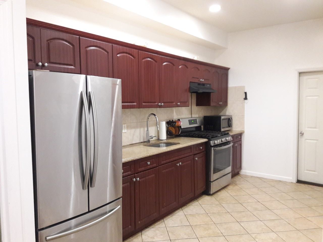 24 Shepherd Avenue - Photo 3 of 11