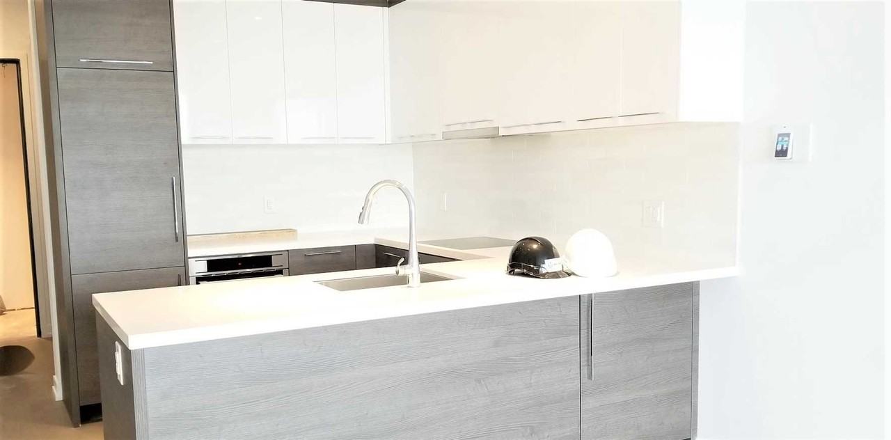 488 University Avenue #25