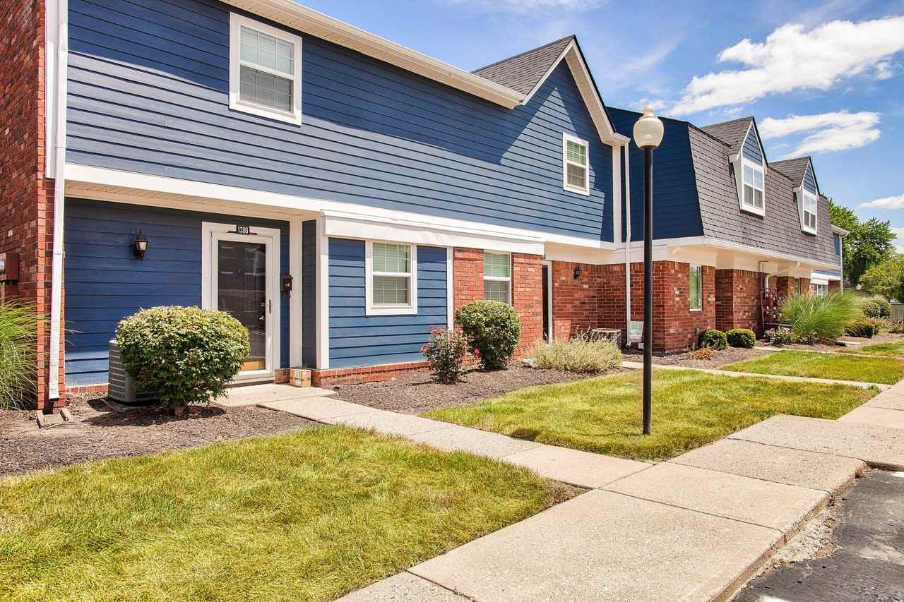 The Rail at 1380 - Photo 6 of 122