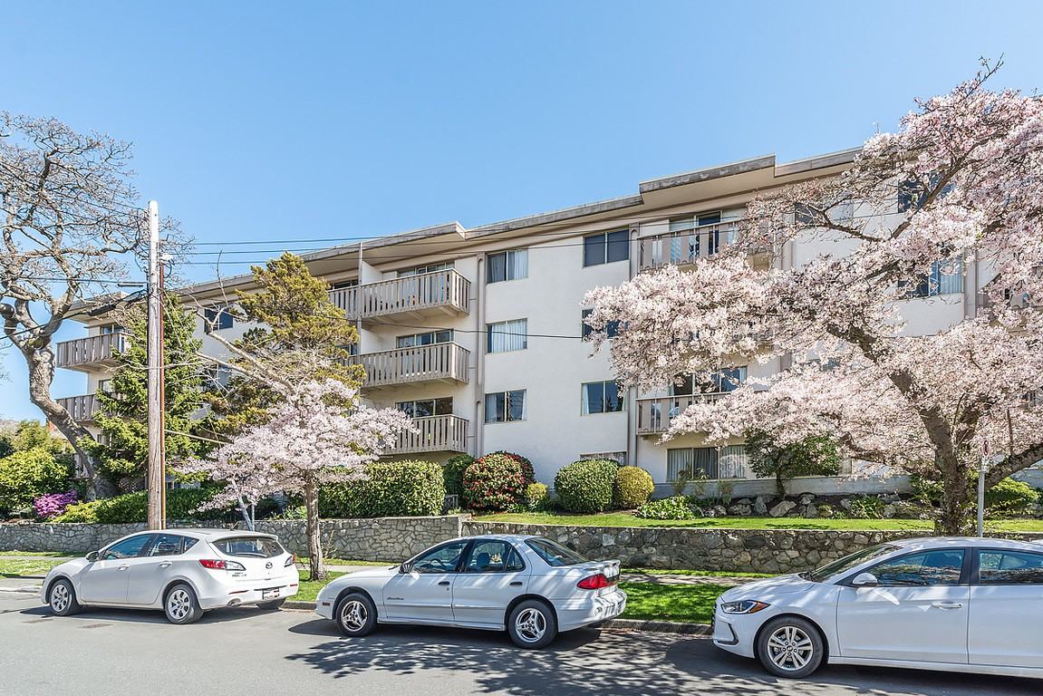 Fairview Manor - Photo 2 of 4