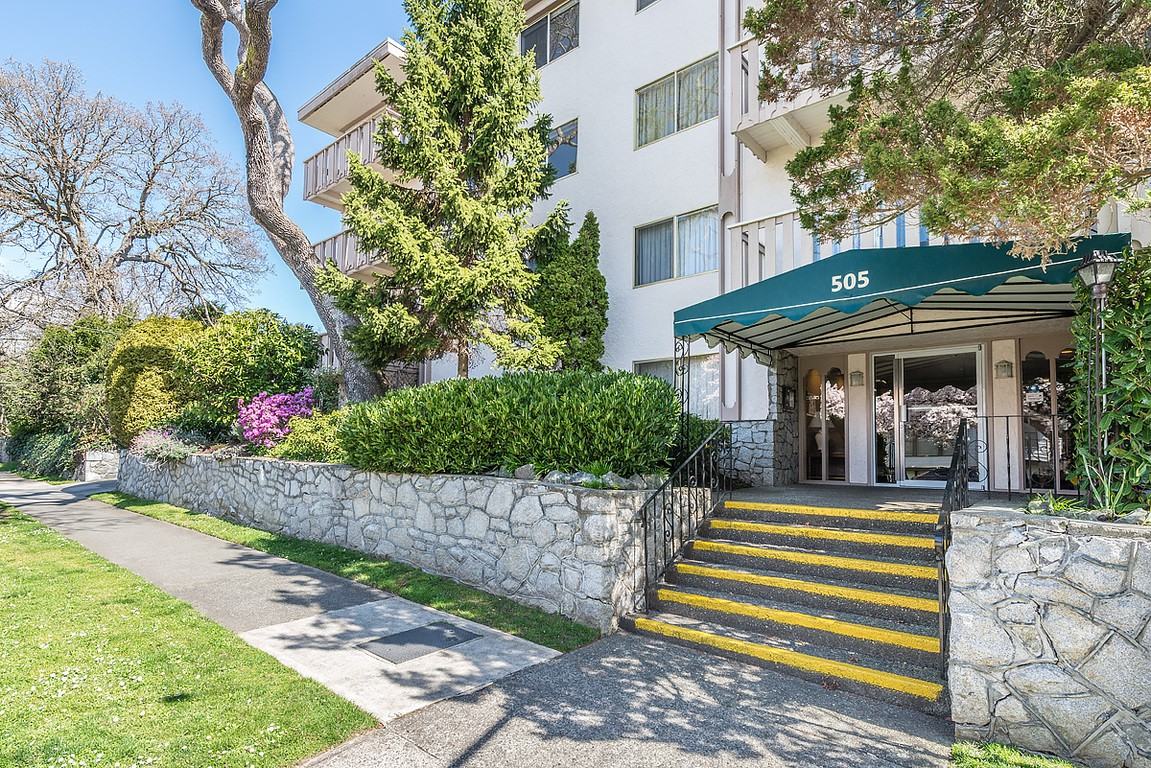 Fairview Manor - Photo 3 of 4