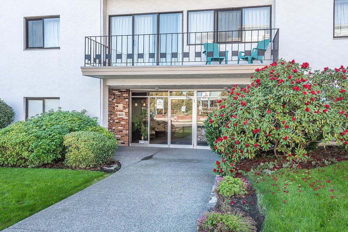 Royal Lancer Apartments - Photo 3 of 9