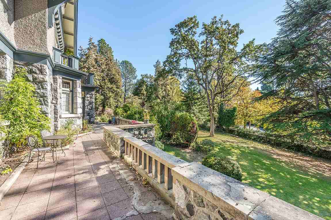 Galt House - Photo 3 of 4