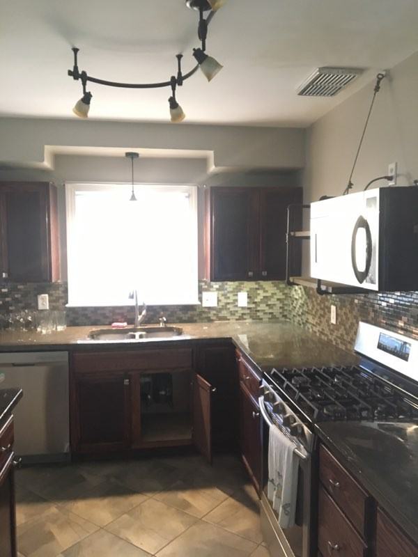 3405 Joffre Ave - Photo 3 of 13