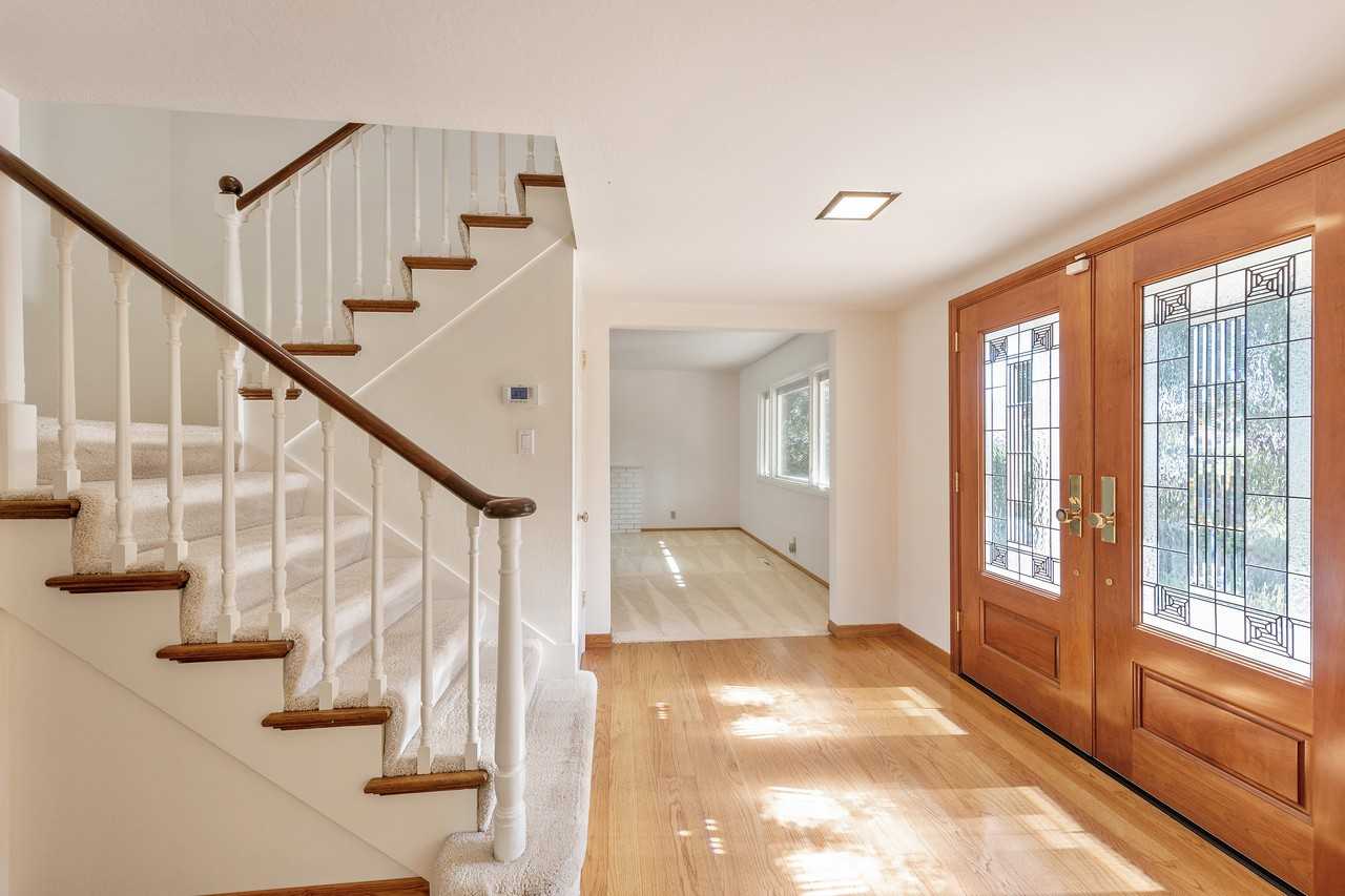 12613 Nantucket Ct - Photo 2 of 24